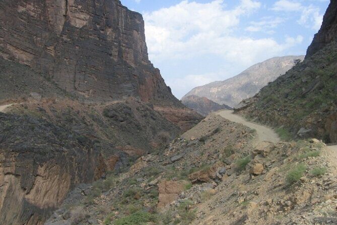 Day Trip to Wadi Bani Awf, Balad Sayt, Nakhal Fort & Hot Spring - What the Reviews Say