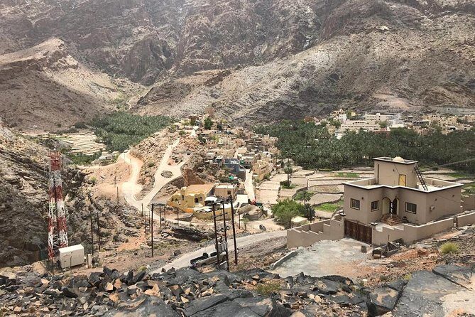 Day Trip to Wadi Bani Awf, Balad Sayt, Nakhal Fort & Hot Spring - Who is This Tour Best For?