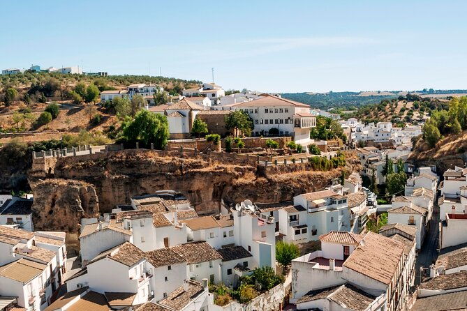 day-trip-to-zahara-setenil-and-ronda-from-seville