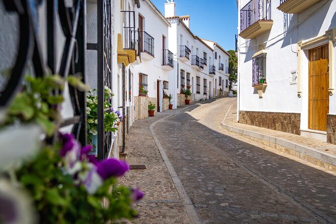day-trip-to-zahara-setenil-and-ronda-from-seville