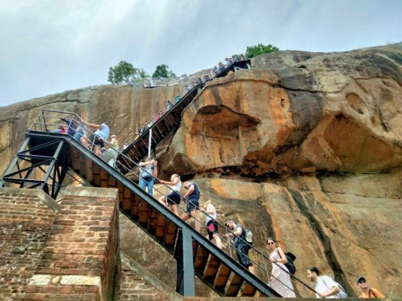 day-trips-from-kandy-to-sigiriya-with-village-experiences