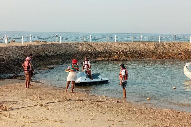 Day Use Red sea ain EL Sokhna Beach from Cairo/ Giza hotels with lunch - FAQ
