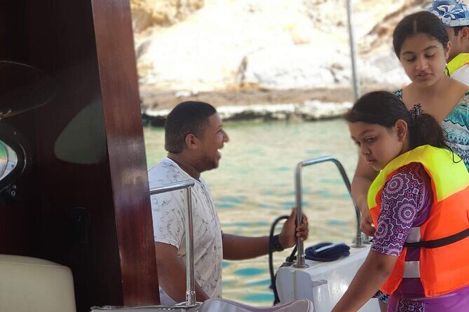Daymaniyat Islands Snorkeling 2 different snorkeling sites and Lunch included - FAQ