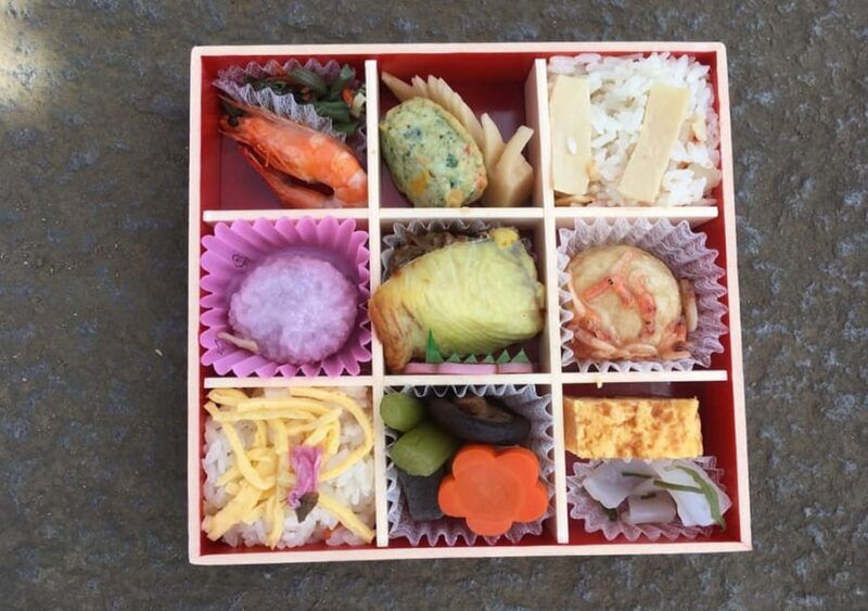 daytime-hanami-cherry-blossom-time-with-a-local