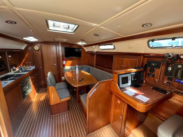 daytime-sailing-adventure-near-lagos-and-luz
