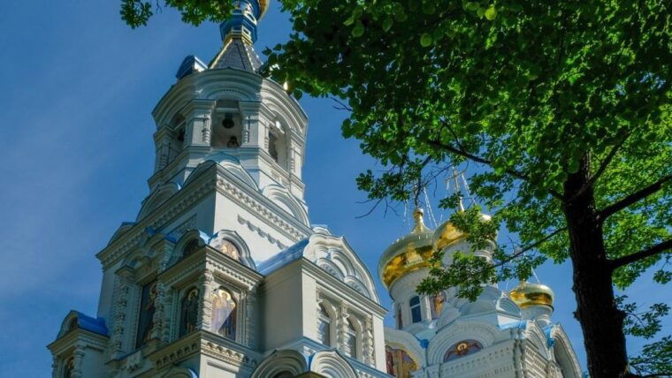 daytrip-from-prague-to-karlovy-vary-hot-springs-area