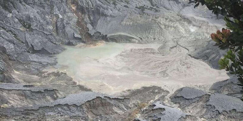 daytrip-volcano-mountain-tangkuban-perahu-lembang-tour-guide