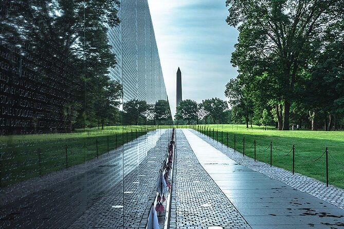 dc-city-tour-washington-monument-air-space-african-american