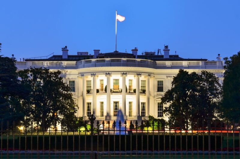 dc-hop-on-hop-off-tour-by-open-top-bus-with-17-stops