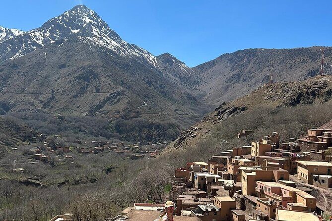 De Marrakech: Visite des montagnes de l'Atlas avec un guide - Lunch with a View