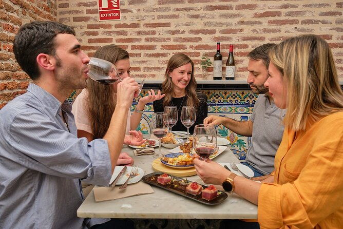 de-tapas-in-malasana-evening-wine-and-tapas-tour-2