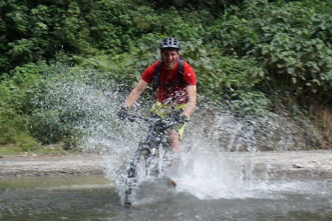 death-road-bolivia-mountain-bike-tour-on-the-worlds-most-dangerous-road