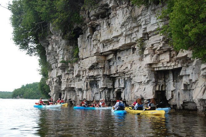 deaths-door-bluff-kayak-tour