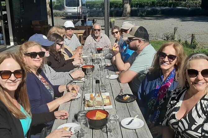 Deco Napier, Te Mata Peak, Garden Walk and Wine Tasting Tour - Key Points