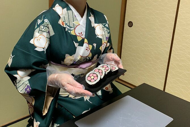 decorative-sushi-rolls-experience-in-kyoto