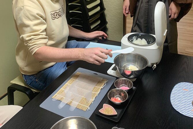 decorative-sushi-rolls-experience-in-kyoto