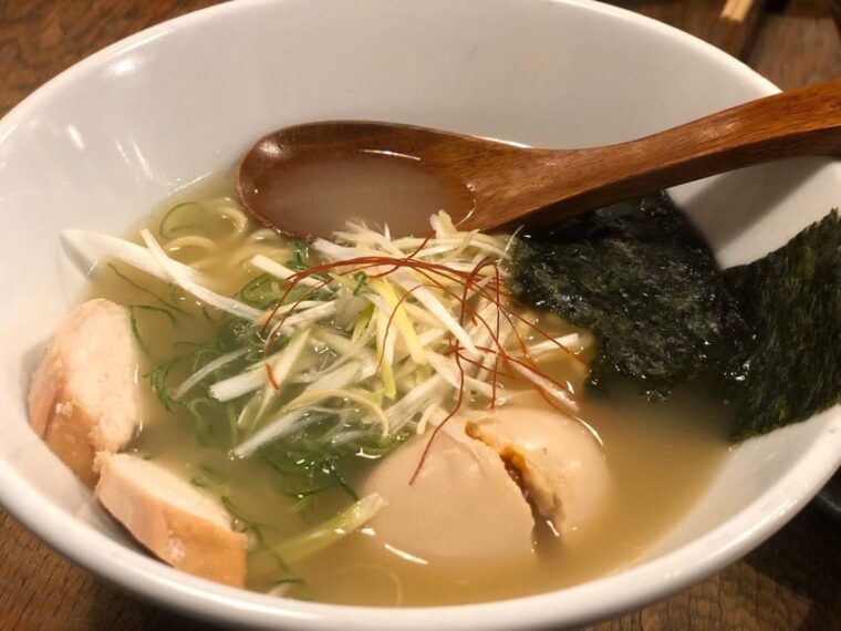 deep-food-tour-and-bar-hopping-in-namba