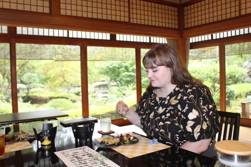 Deep Kyoto: Local Cuisine, Tranquil Temples on Premium Bus - An In-depth Look at the Tour Experience