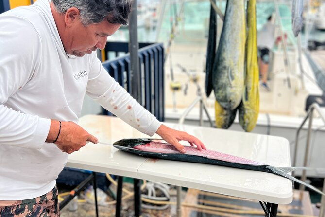 deep-sea-fishing-charter-in-waikiki-hawaii