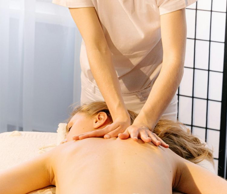 deep-tissue-massage-treatment-home-service