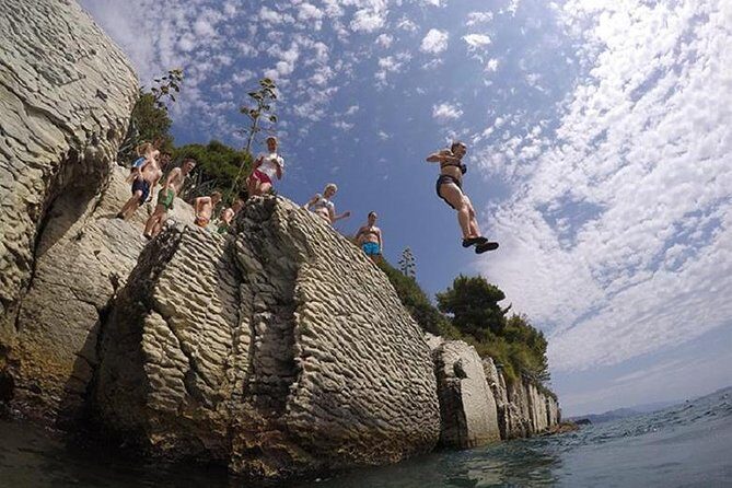 Deep Water Solo and Cliff Jumping Tour in Split - Dive Into the Ultimate Croatian Climbing Adventure in Split
