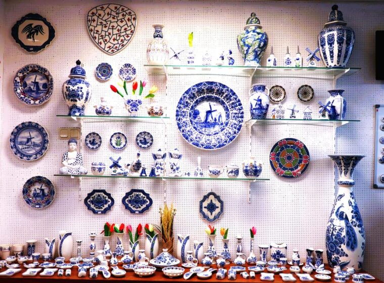 delft-and-volendam-cheese-clogs-windmills-small-group