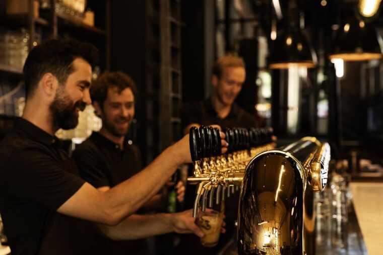 delft-craft-beer-tasting-in-medieval-cellar-with-snacks