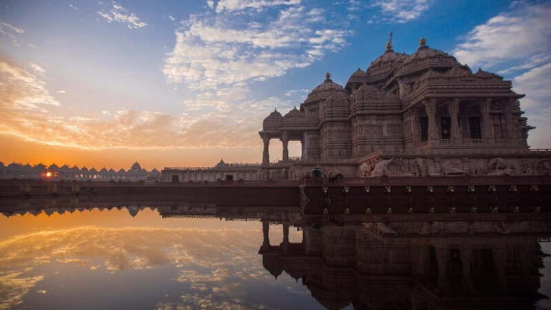 Delhi: Akshardham light & fountain show (Evening show) - Who Will Appreciate This Tour?