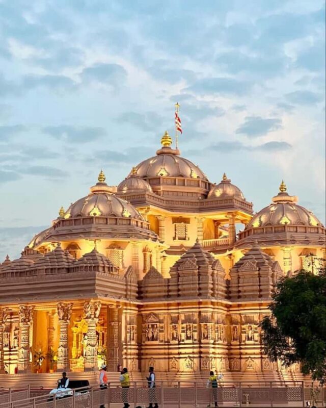 Delhi: Akshardham Light & Sound Show- Best short activity - How This Tour Compares to Similar Experiences