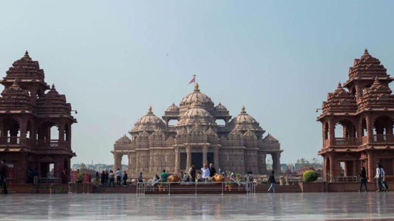 Delhi: Akshardham Temple, India Gate & Safdarjung Night Tour - Exploring Safdarjung’s Tomb at Night
