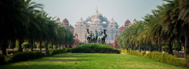 Delhi: Akshardham Temple Tour with Light & Water Show - The Experience in Detail