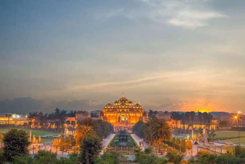 Delhi: Akshardham Temple Tour with Water & Light Show by Car - First Stop: India Gate and Rajpath