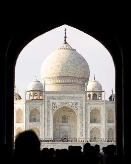 Delhi City Sightseen,Full Day Tour Including New & Old delhi - A Complete Guide to Delhi’s Historic and Cultural Gems
