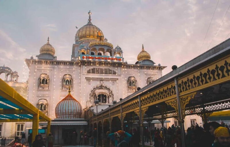 Delhi: Customizable Private Tour with Guide and Transport - Exploring Delhi: A Private Tour Blending Old and New