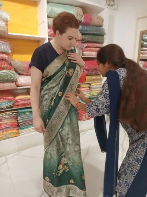 Delhi: Customized Shopping Tour with Female Consultant - Exploring Delhi’s Markets: What to Expect