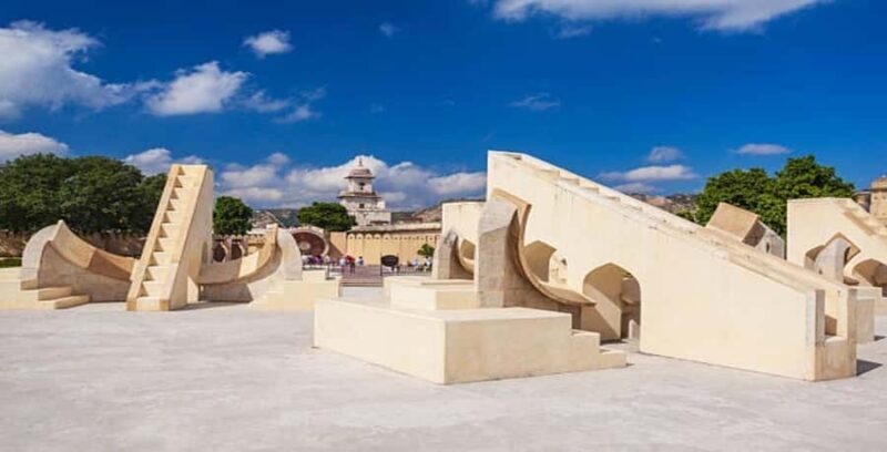 Delhi: Day Tour Jaipur Amber Fort With City Palace Transfer - FAQs