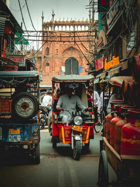 Delhi: Full-Day New & Old Delhi Tour with German Guide - An Overview of the Experience