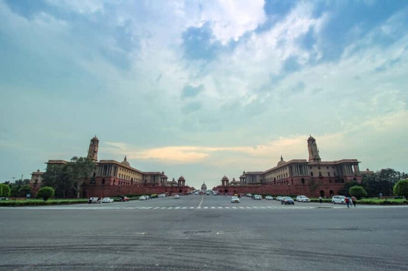 Delhi: Full Day Old and New Delhi Tour Package - An In-Depth Look at the Itinerary and Highlights