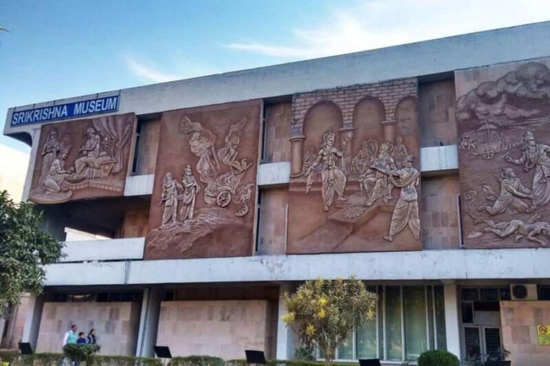 Delhi: Guided Shopping Tour Experience Local Expert Guide - Exploring Delhi: A Guided Shopping Tour with a Local Twist