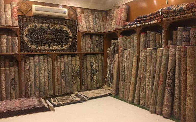 Delhi: Guided Shopping Tour Experience w/ Female Expert - The Experience Beyond Shopping