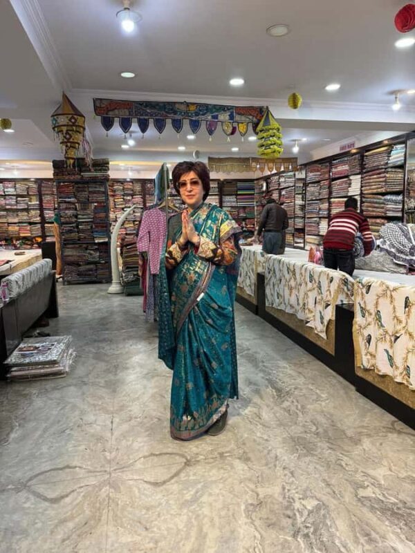 Delhi: Guided Shopping Tour Experience with Female Expert - Key Points