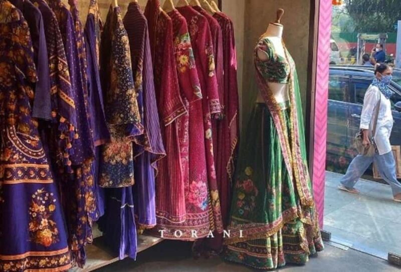 Delhi: Guided Shopping Tour Experience with Female Expert - Who Will Love This Tour?