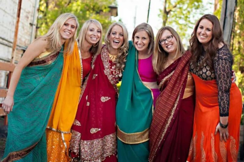 Delhi: Guided Shopping Tour with Female Consultant - The Benefits of a Guided Shopping Experience