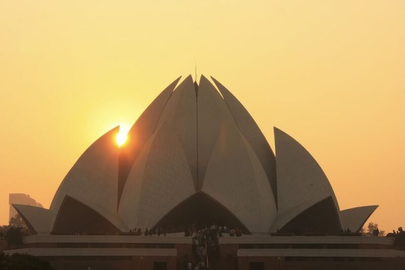 Delhi: Half-Day Private Guided Tour with Transport & Guide - Who Should Book This Tour?