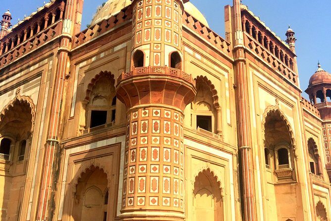 Delhi historical Gardens & Ruins - FAQs