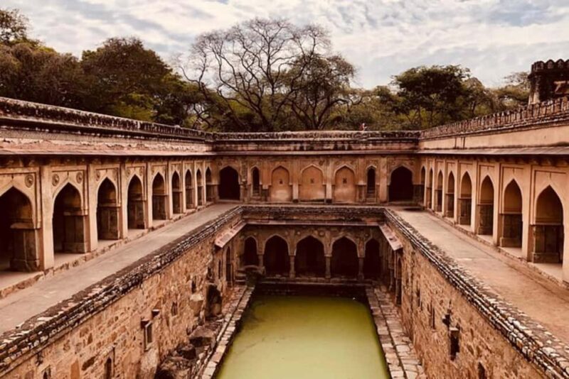 Delhi: Mehrauli Archaeological Park Tour with Qutub Minar - Key Points