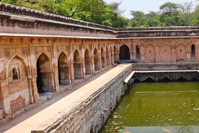 Delhi Mehrauli Archaeological Park Walking Tour with Guide - The Itinerary Breakdown