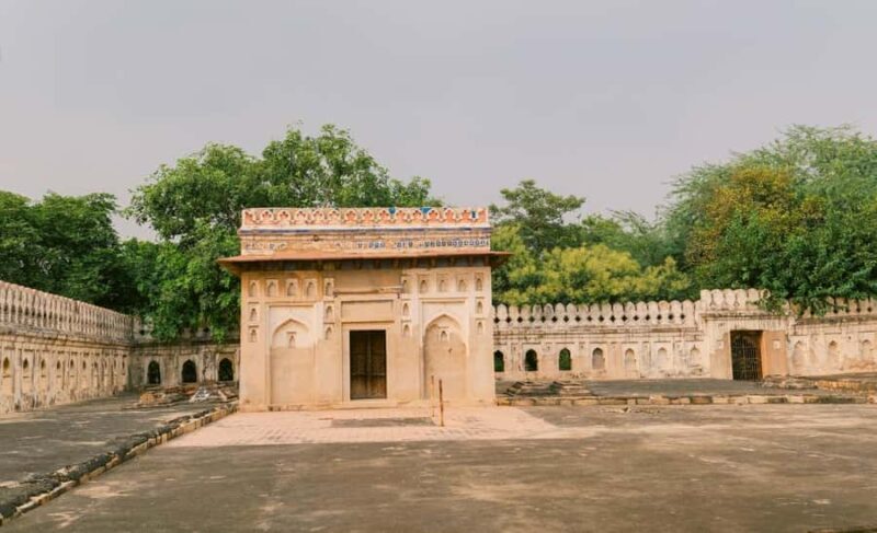 Delhi: Mehrauli Walking Tour - Who Should Consider This Tour