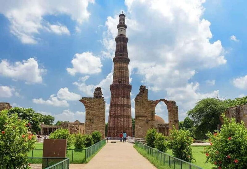 Delhi: New and Old Delhi Full-Day Tour - Walking Through Mughal Grandeur in Old Delhi