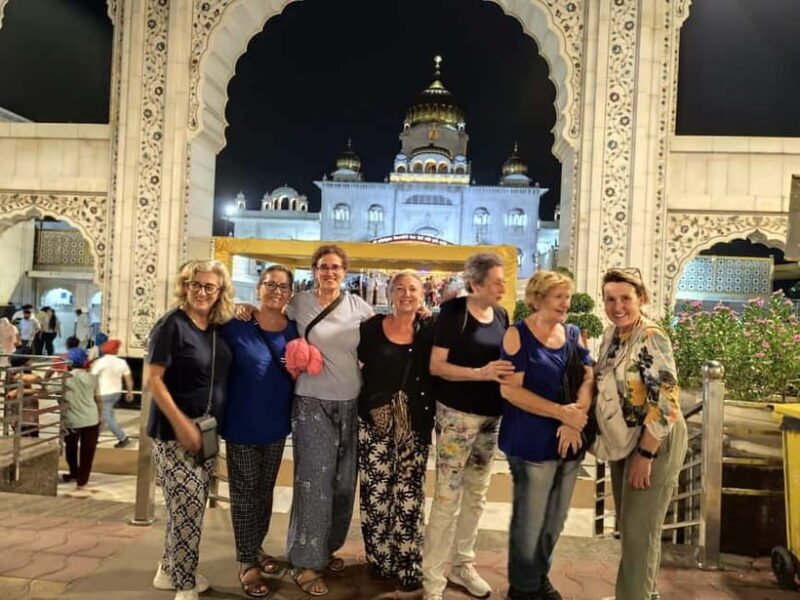 Delhi: Night Tour with Rickshaw Ride and Street Food - Key Points